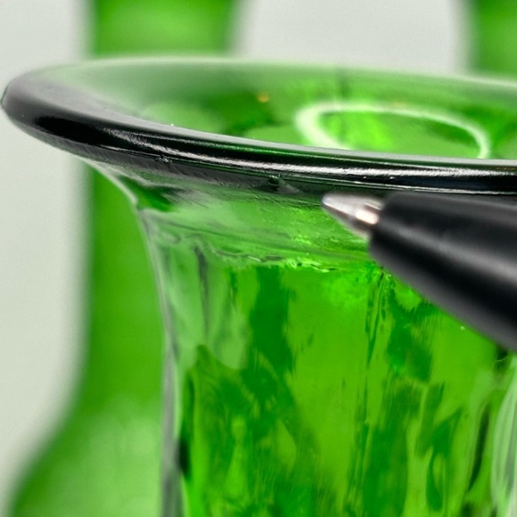 Vintage EO Brody Co. Green Glass Vase 7.5" Tall Bud Vase Diamond Quilt #921 USA - Picture 6 of 8